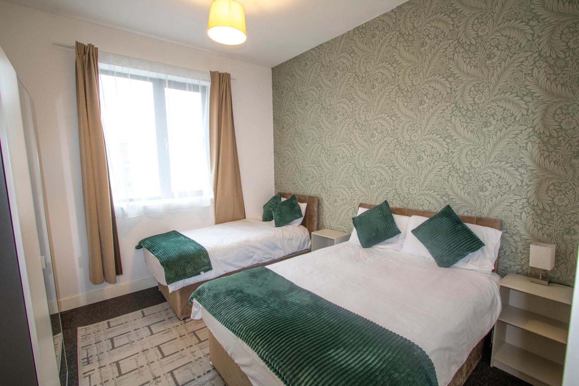 Ideal For Groups - 2 Bedroom Apartment - Free Parking, Transit Links, Close To Stadiums Manchester Eksteriør billede