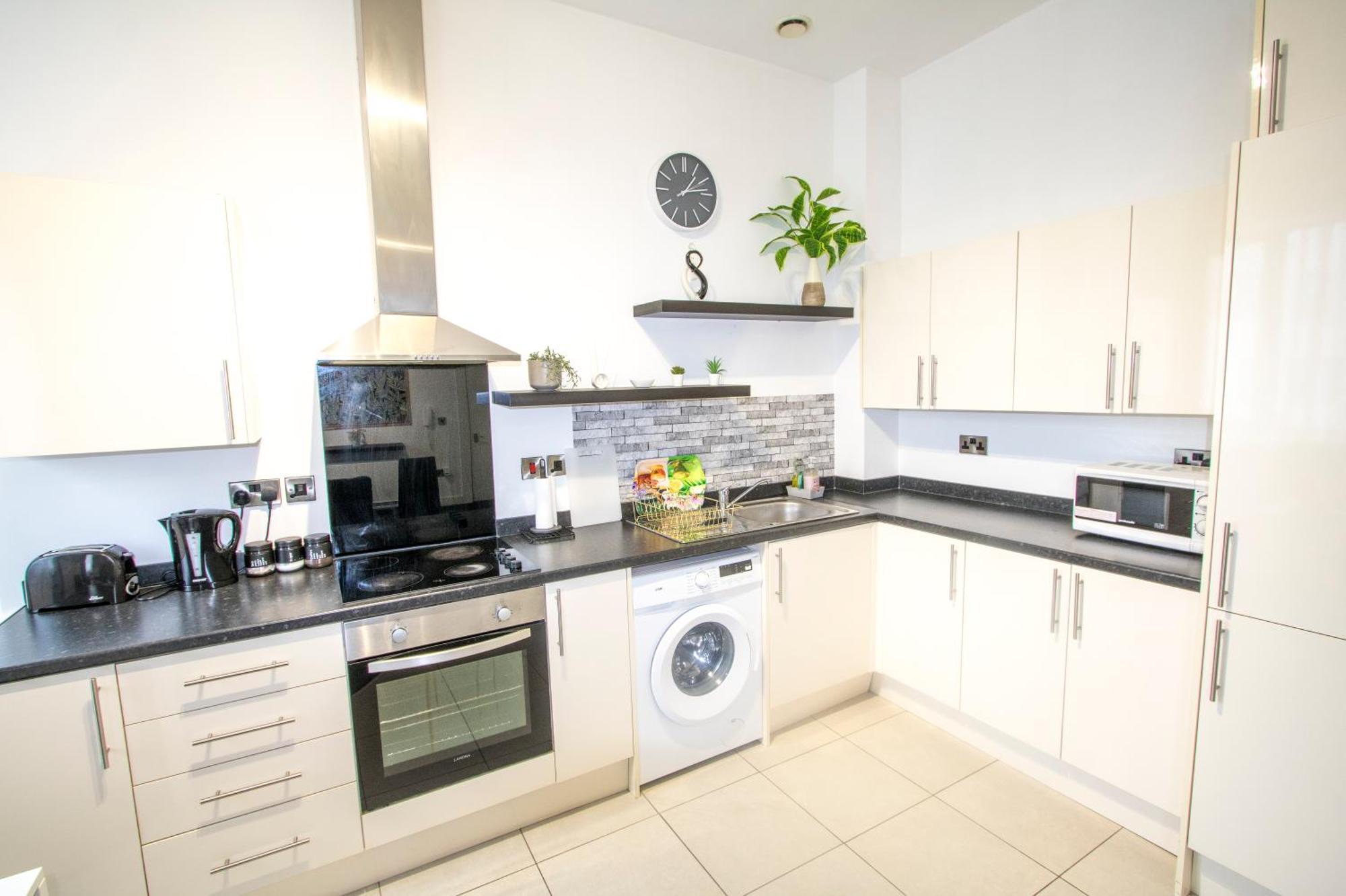 Ideal For Groups - 2 Bedroom Apartment - Free Parking, Transit Links, Close To Stadiums Manchester Eksteriør billede
